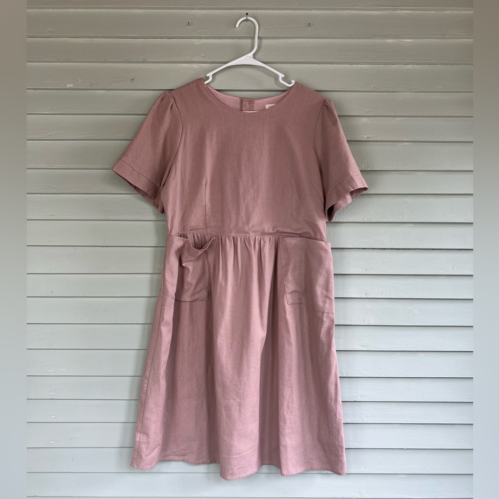 ROOLEE Casual Dress With Pockets and Back Button Detail - LARGE